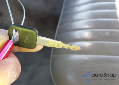 1997 Ford F250 from USA, damaged, VIN 1FDHF25H1VEC97555